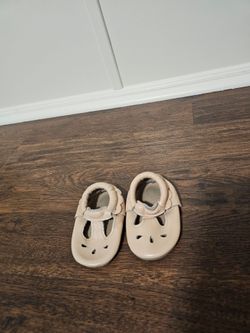 Leather 1st steps baby girl shoes 6-12 months