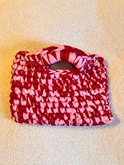 Hand/crossbody crochet bag