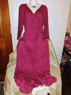 Elegant Burgundy Long Sleeve Dress Size Large Necklace Comes With Dress