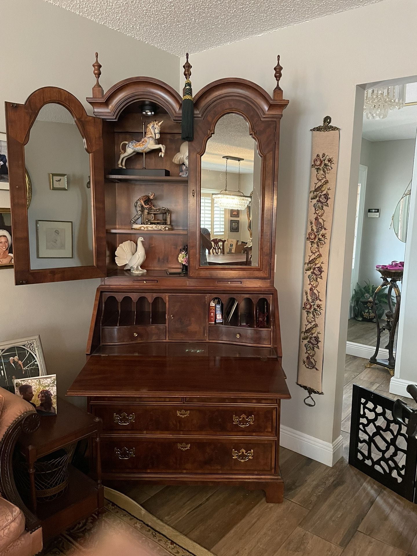 Henredon Aston Court Vintage Secretary Desk With Mirrored/lighted Hutch