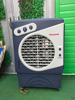 Honeywell - Portable Indoor/Outdoor Evaporative Air Cooler