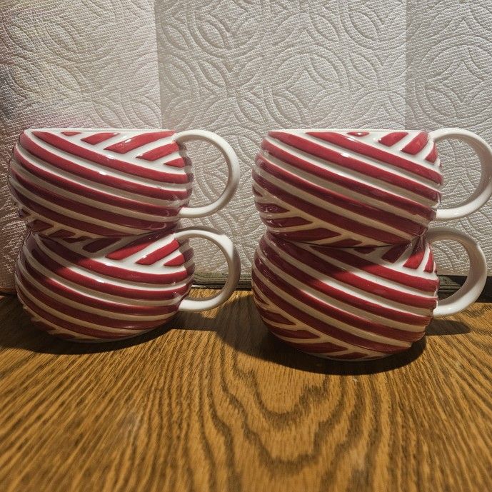 HOLIDAYS LOT OF 4 STARBUCKS CANDY CANE SWIRL 12 OZ CERAMIC COFFEE MUG