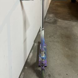 Children’s “Frozen” Scooter 