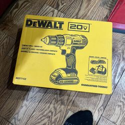 DeWalt 20V MAX 1/2 in. Brushed Cordless Compact Drill Kit (Battery & Charger)