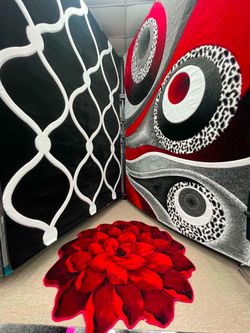 Red Flower Shape Accent Rug