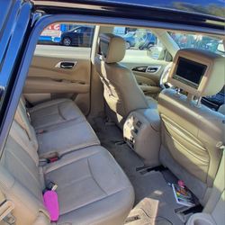 Nissan Pathfinder Platinum 