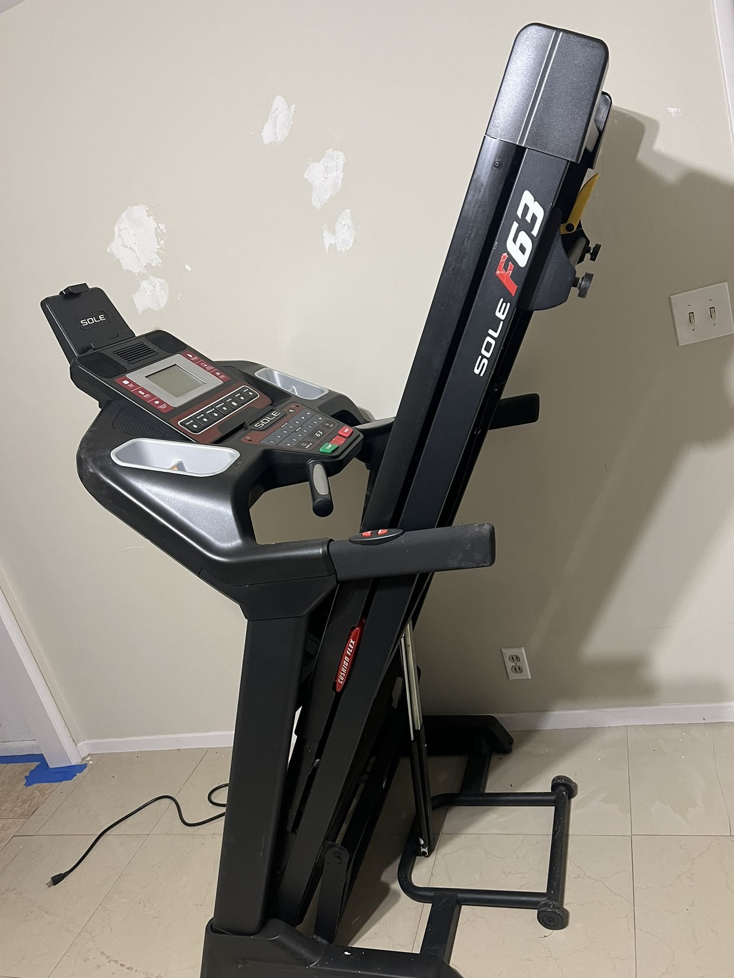 Treadmill Sole F63