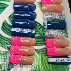 xPress On Nails