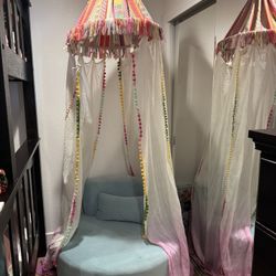 Comfy round chair, great for a kids room or nursery!
