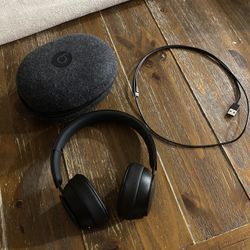 Beats Solo Pros