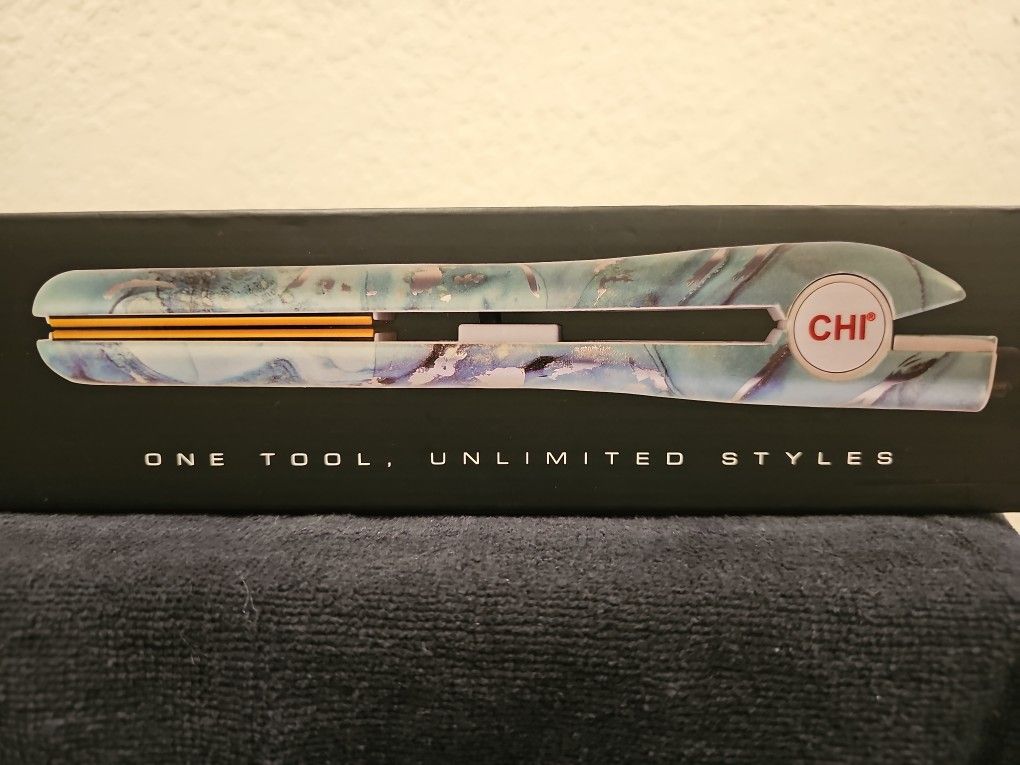 CHI 1" Ceramic Hairstyling Iron NWT True Gem