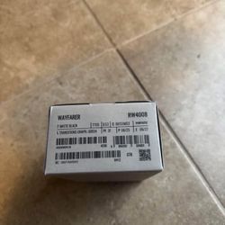 Gen 1 Brand new Ray-Ban Meta AI Wayfarer - Matte Black / Clear to Graphite Green