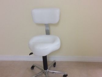 Esthetician’s stool