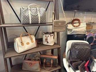 Woman’s purses