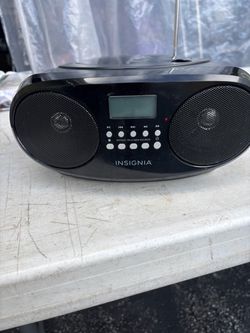 Insignia CD/AM/FM radio