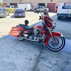 !! Harley Davidson Electra-Glide CVO 110-screaming eagle!! With Tourpack.