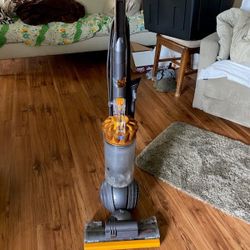 Dyson Upright Ball Vacuum Cleaner 