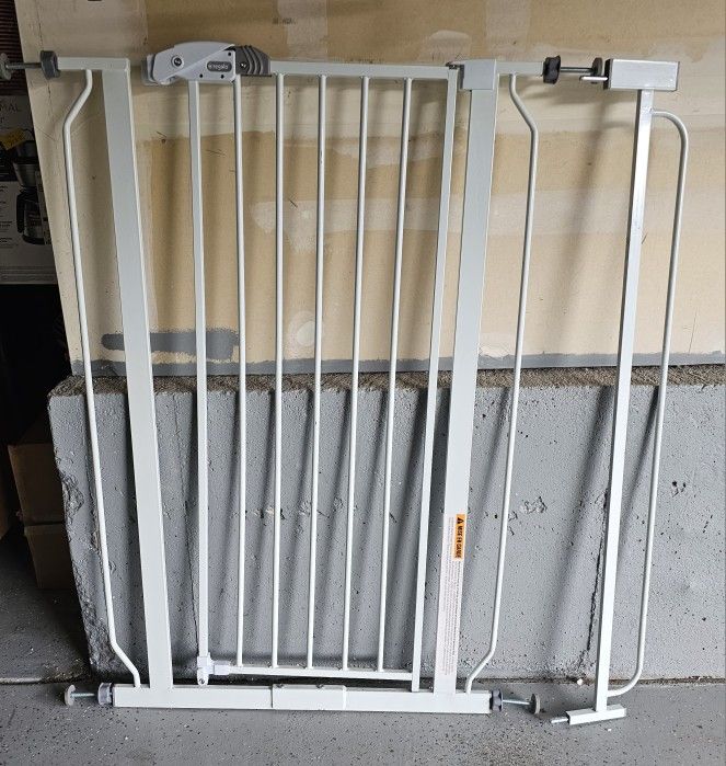 Extra Tall Regalo Pet Gate With Extension 