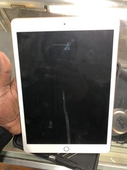 iPad, Electronics Apple IPad 7Th Gen 32GB W/Case and Charger