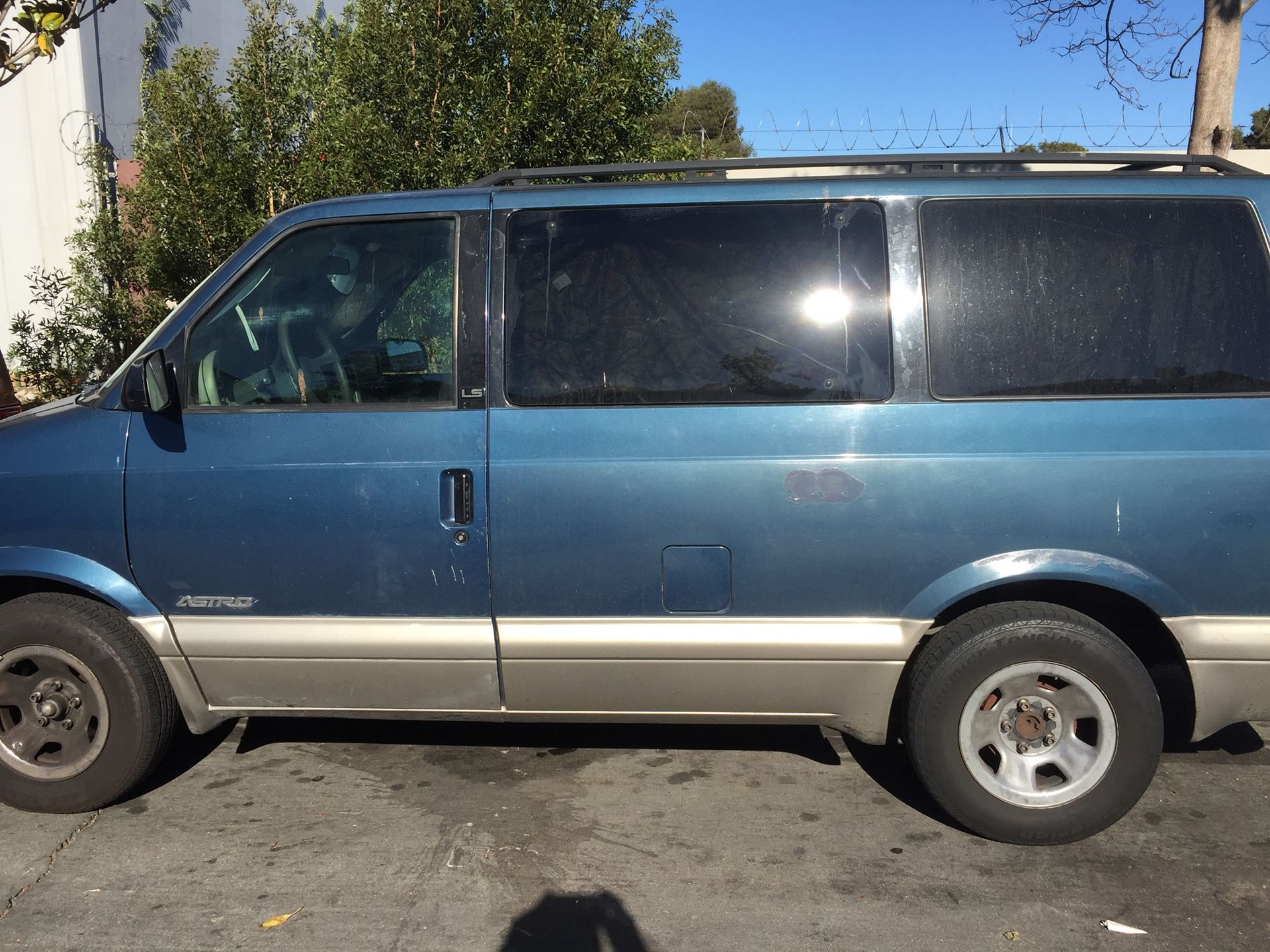 2001 Chevrolet Astro Cargo