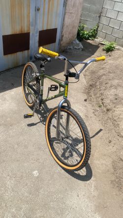 Schwinn Stranger Predator  24 inch BMX