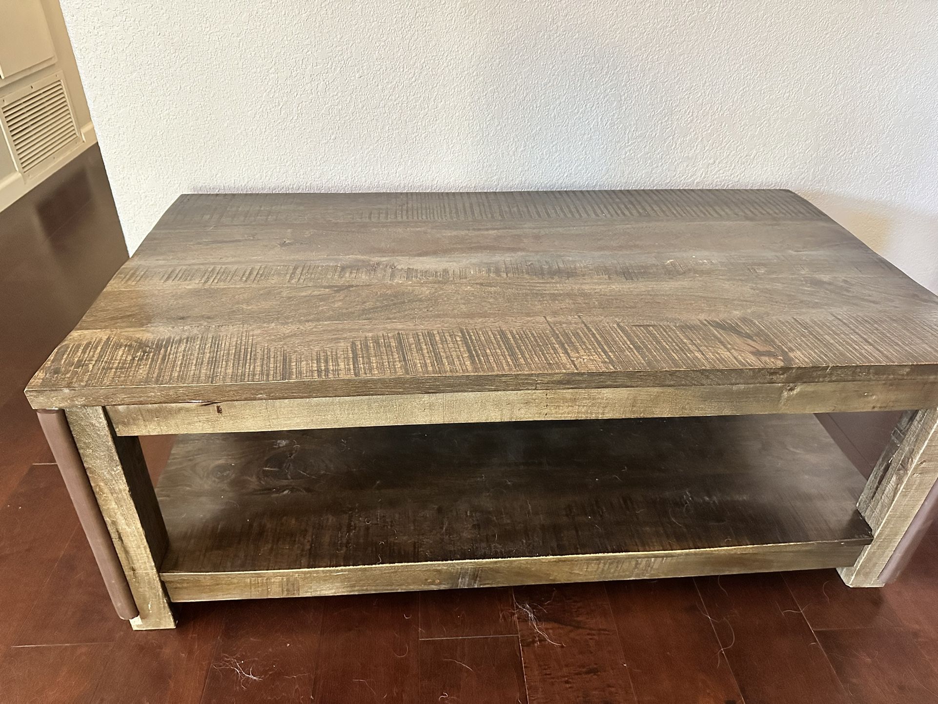 Coffee table & 2 Matching Side Tables