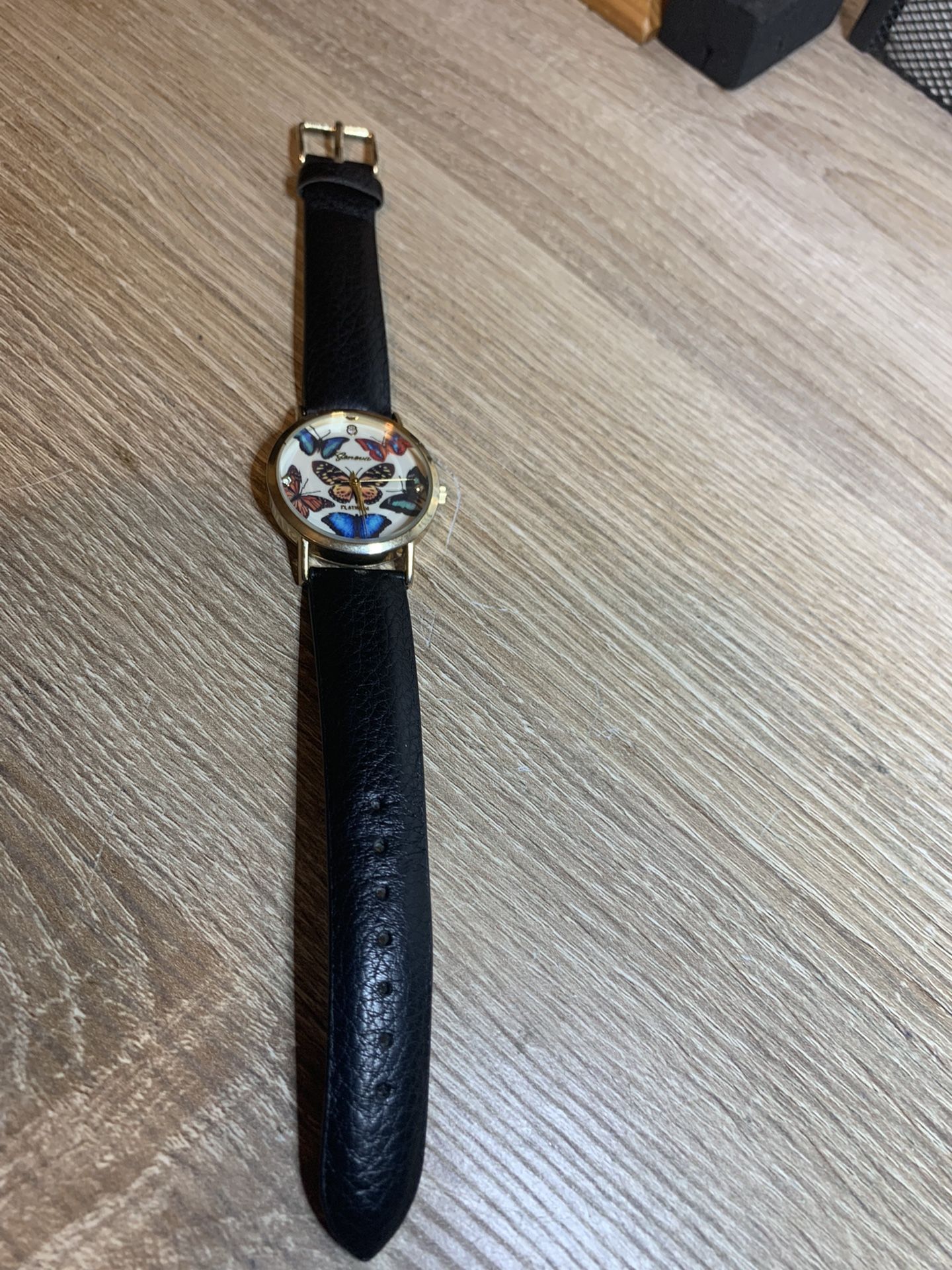 Watch. They work well. The condition is good.