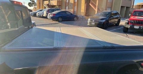 Truck bed cover