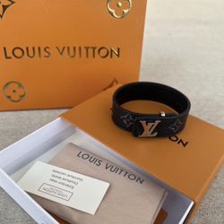 Lv Braclet Black