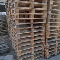 48×40 Block Pallets 