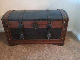 Storage Trunk - Hump Backed Trunk