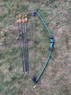 Compound Bow with Arrows Bear Scout