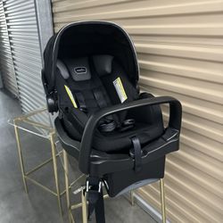 Evenflo LiteMax Infant Carseat With Base