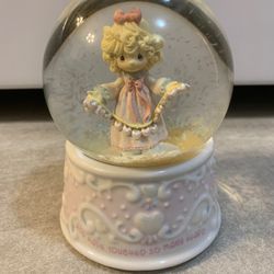 Vintage Precious Moments Girl With Hearts Musical Waterball 903256