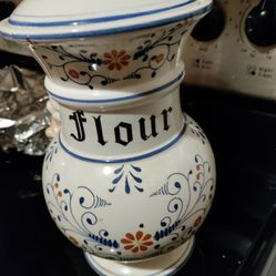Vintage Royal Sealy Heritage Flour Canister And Lid  
