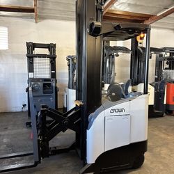 2017 Crown Reach Truck Forklift