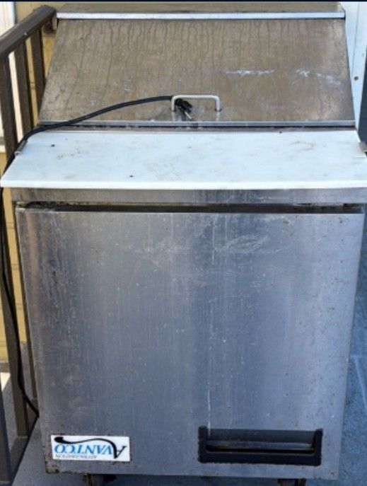 Refrigerator Sanwinch Adveco 200