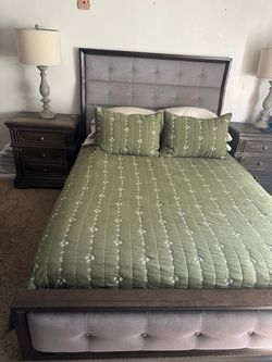 Queen bed set