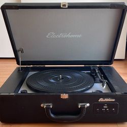 Electrohome EANOS300 Archer Turntable Stereo System w. Built-In Speakers