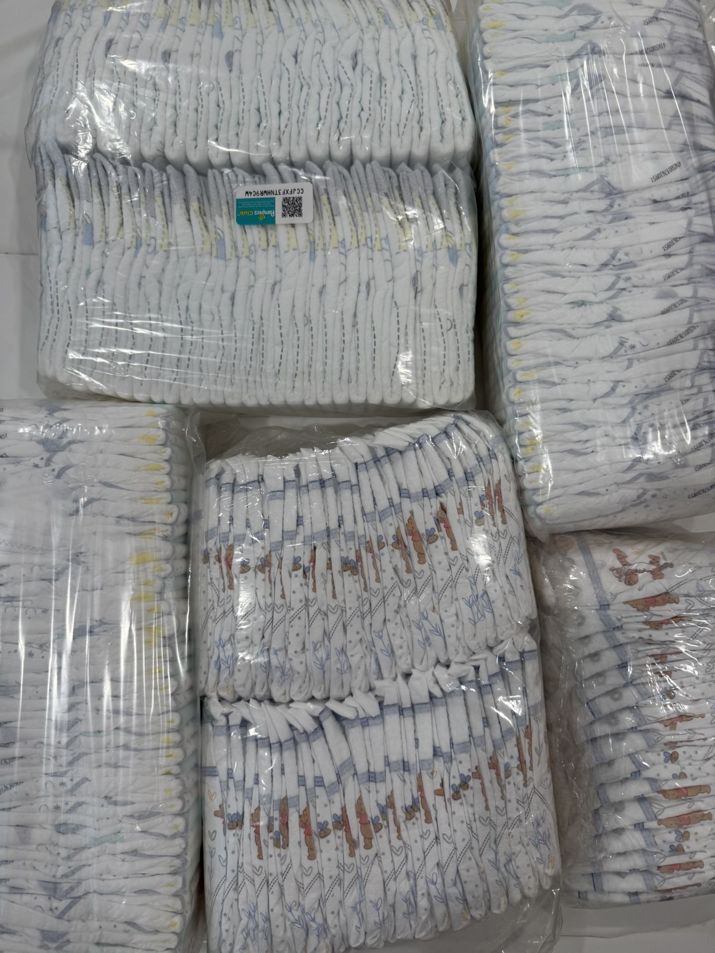 NewBorn Diapers pampers And Huggies