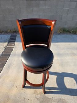 Swivel rotating chair