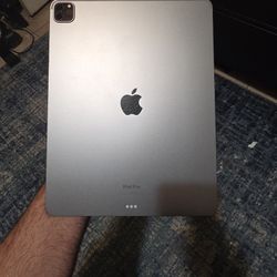 IPad Pro (12.9-inch) (6th Generation)