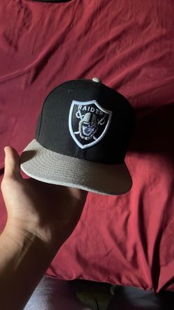 Snap back Raiders Hat