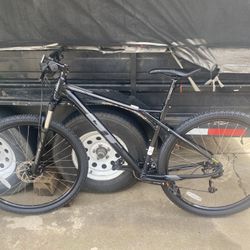 GT Avalanche 29” Mountain Bike