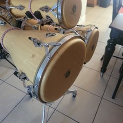 Bata Drums like new.