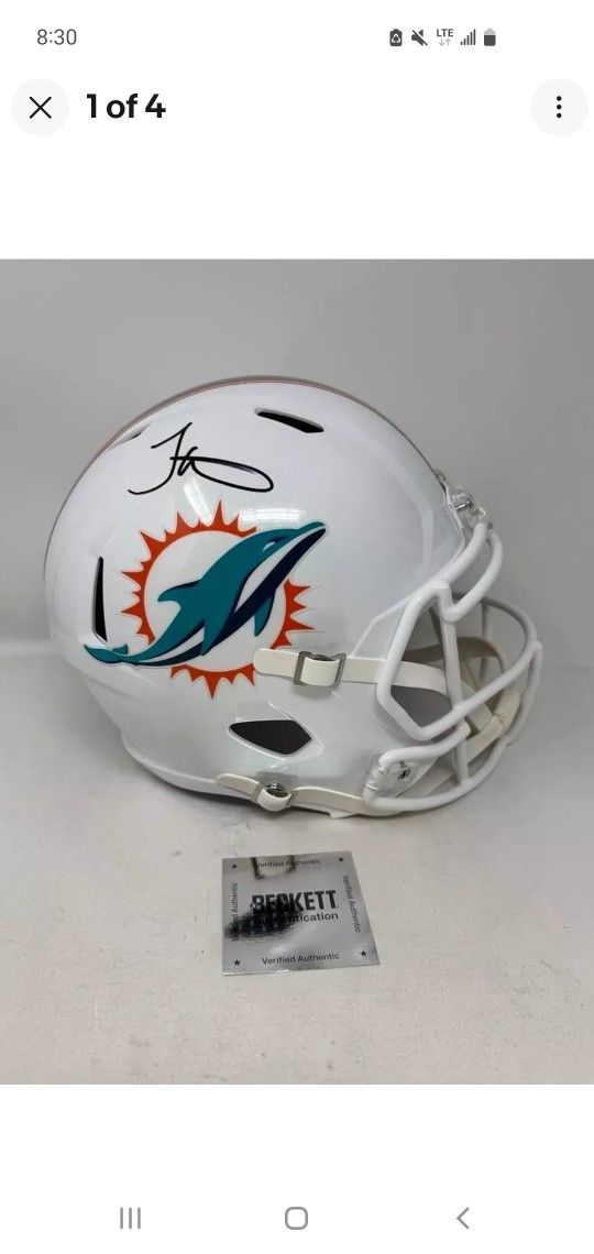 Miami DolphinsTyreek Hill Signed Full Size Replica Helmet