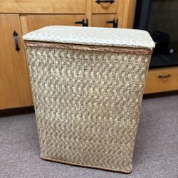 Vintage Woven Laundry Hamper