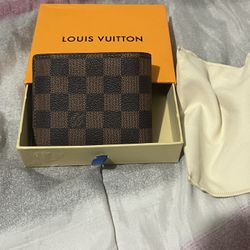 LOUIS VUITTON Men’s Wallet 