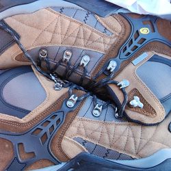 New Hiking Boots Size 13