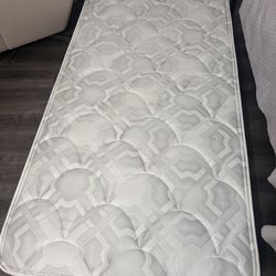 Twin mattress